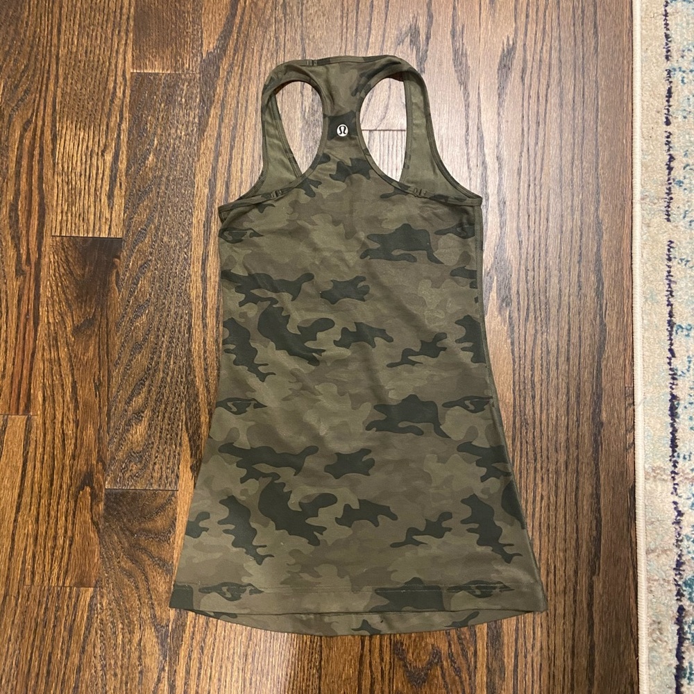 Lululemon army tank